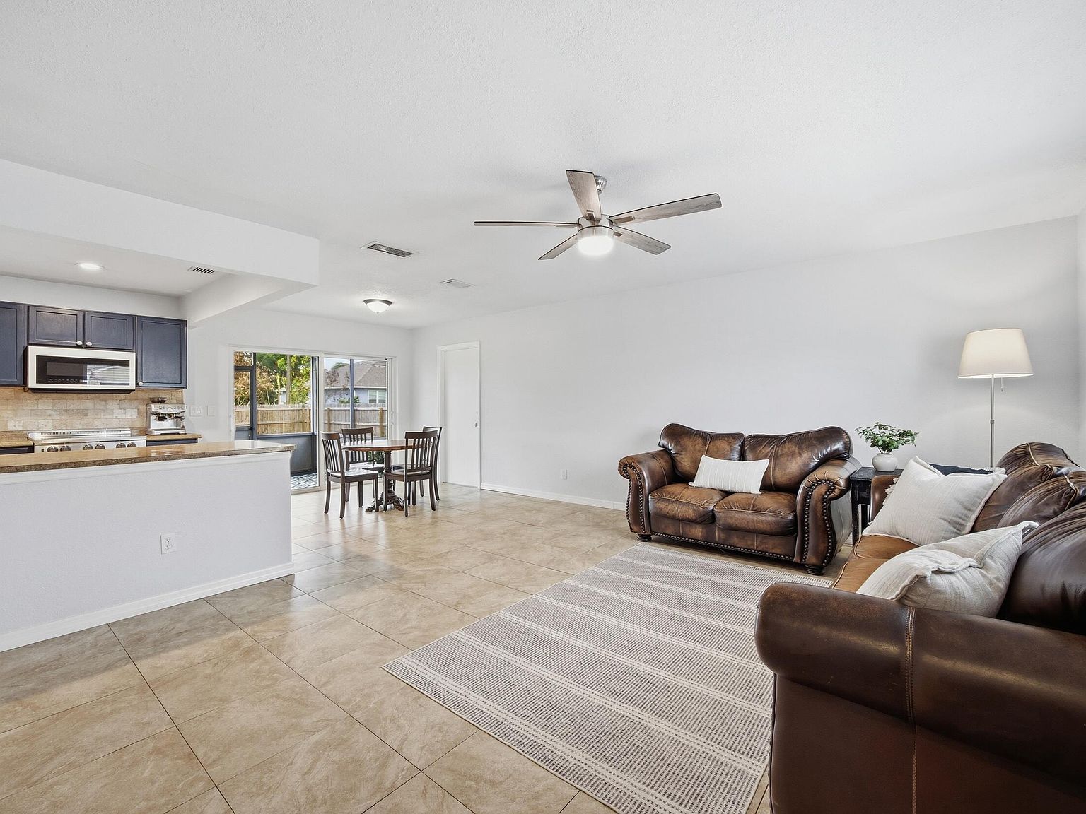 424 SE Fallon Dr Port Saint Lucie, FL 34983 - Thumbnail 5