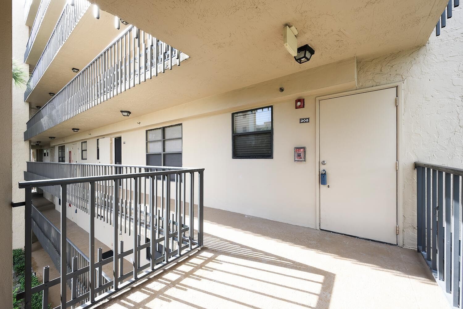 4700 Lucerne Lakes Blvd UNIT 308 Lake Worth, FL 33467 - Thumbnail 5