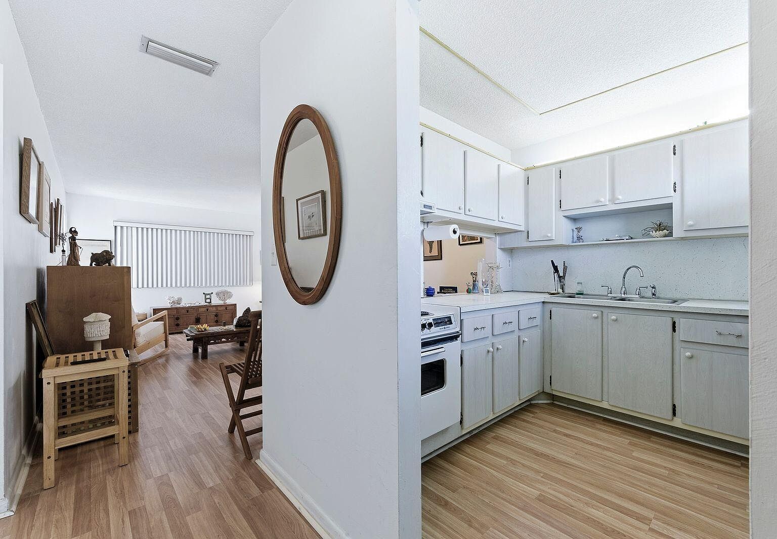 2615 Garden Dr N APT 305 Lake Worth, FL 33461 - Thumbnail 5