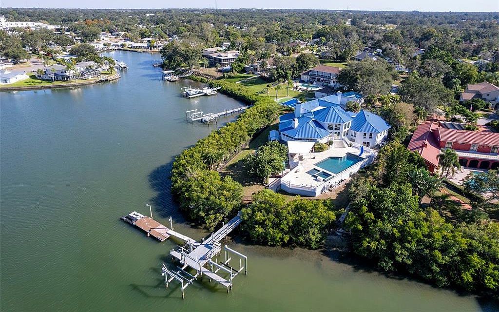 2268 Kings Point Dr Largo, FL 33774 - Thumbnail 5