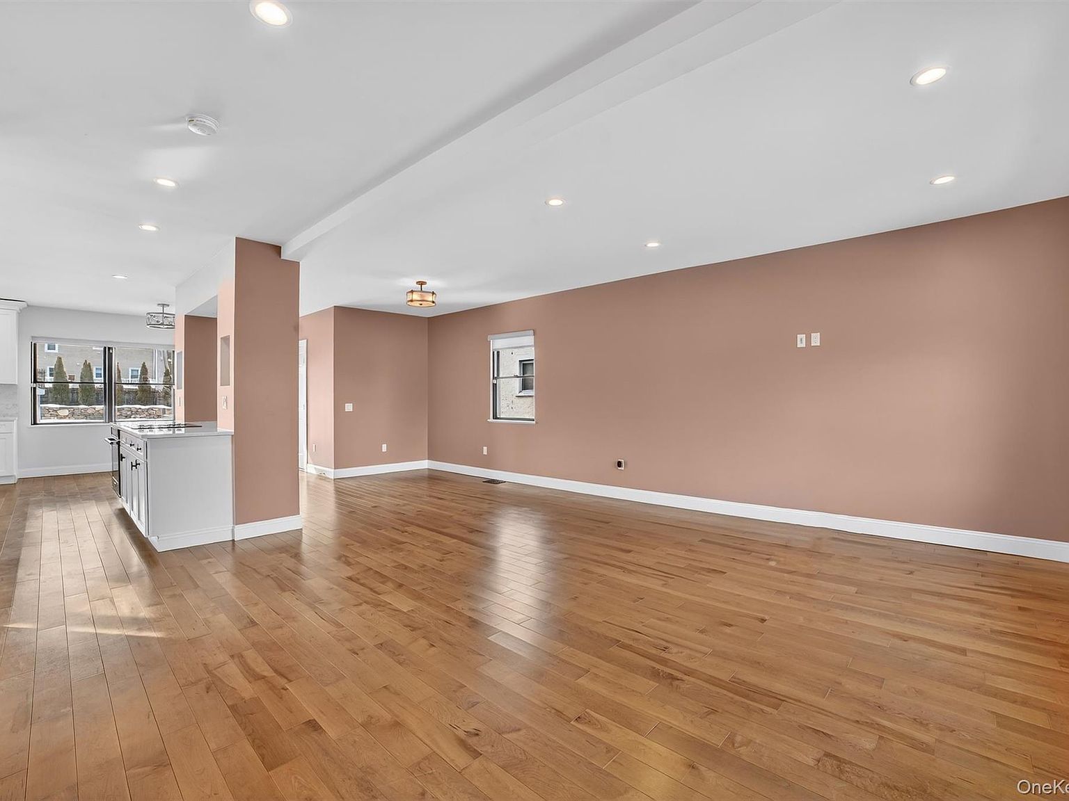 61 Storey Ln Yonkers, NY 10710 - Thumbnail 5