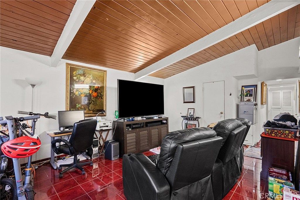 11819 Chivers Ave Pacoima, CA 91331 - Thumbnail 5