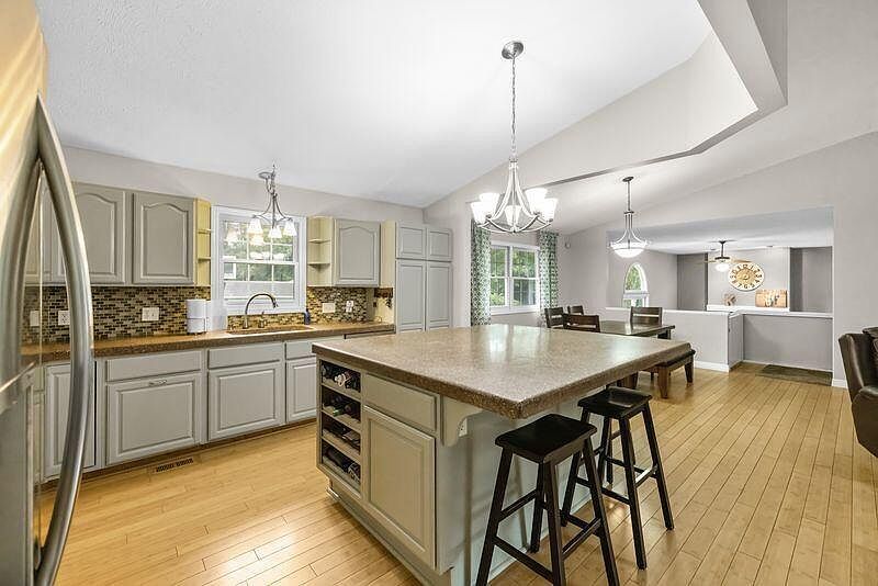 3244 W Woodmere Rdg La Porte, IN 46350 - Thumbnail 5