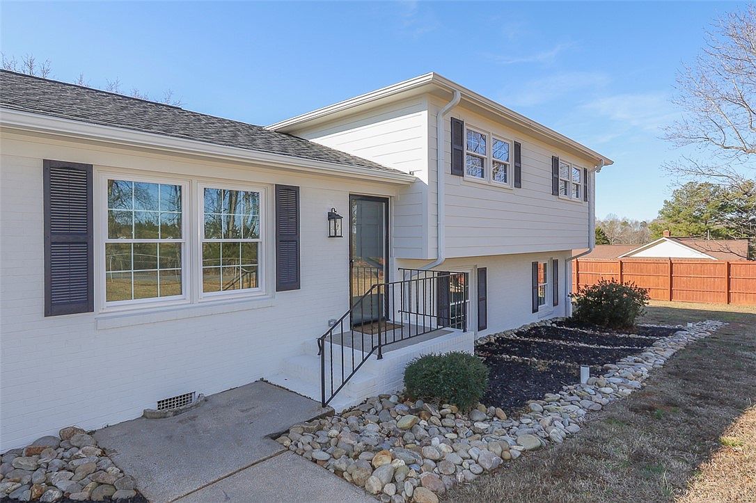 1418 Grove Rd Anderson, SC 29621 - Thumbnail 5