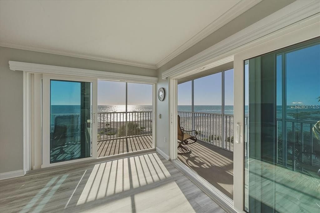 633 Alhambra Rd APT 301 Venice, FL 34285 - Thumbnail 5