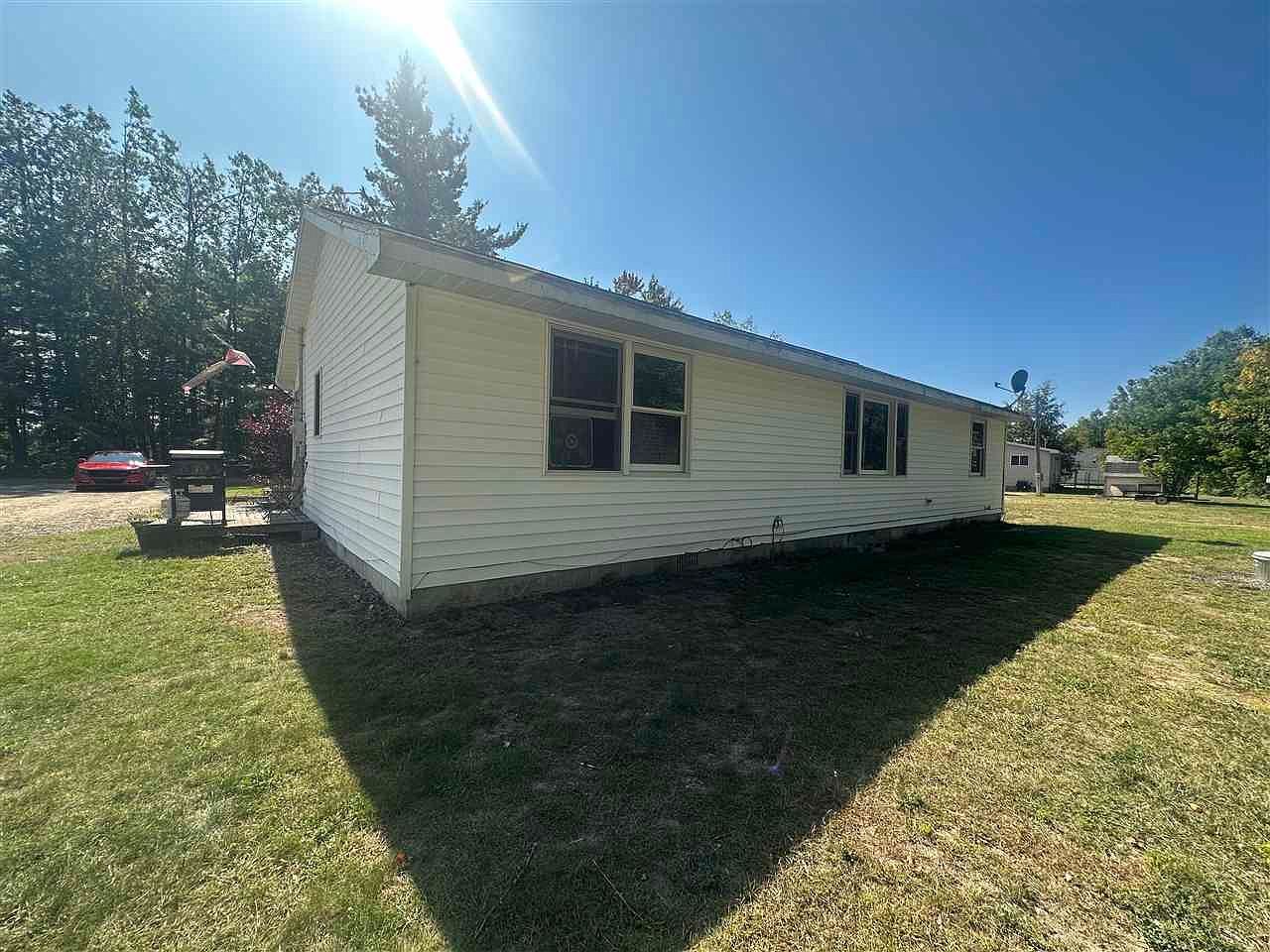 8855 Blumke Rd Alanson, MI 49706 - Thumbnail 5