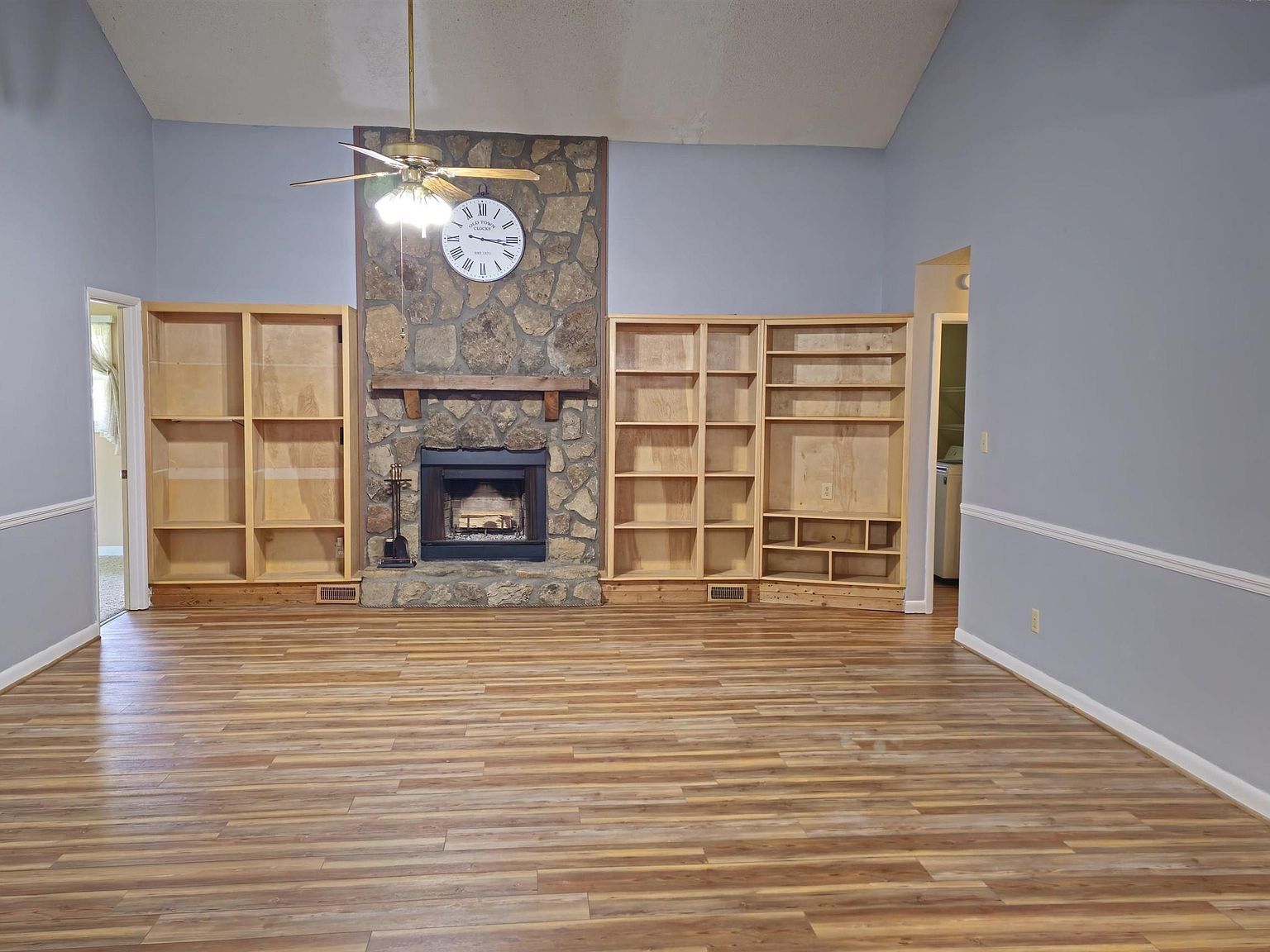 1911 Glen Davis Ln Oxford, AL 36203 - Thumbnail 5