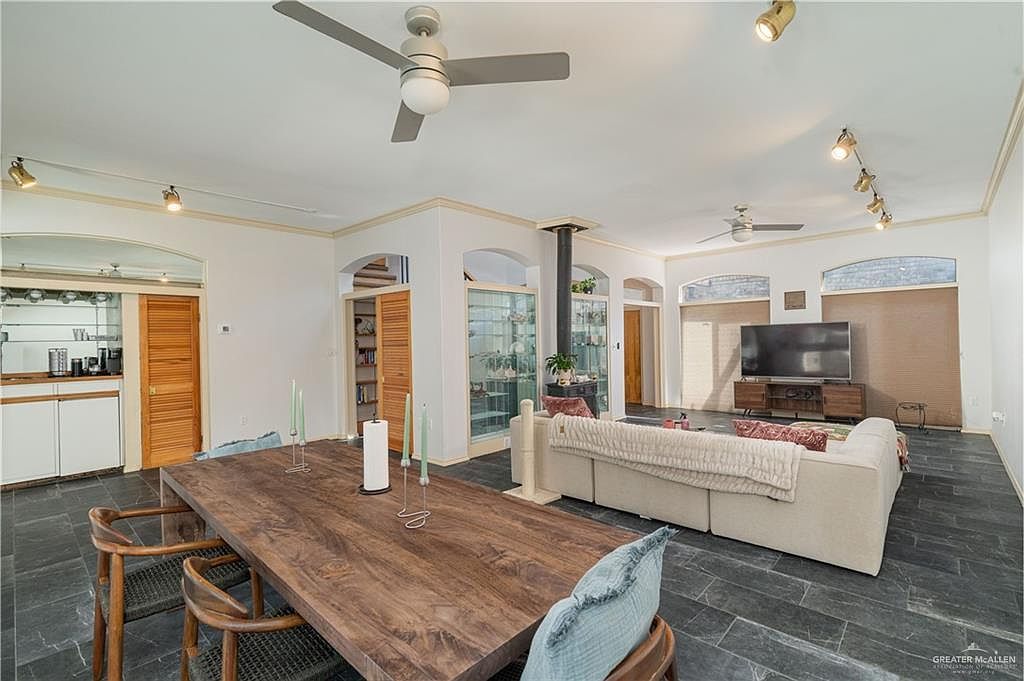 1002 S Border Ave Weslaco, TX 78596 - Thumbnail 5