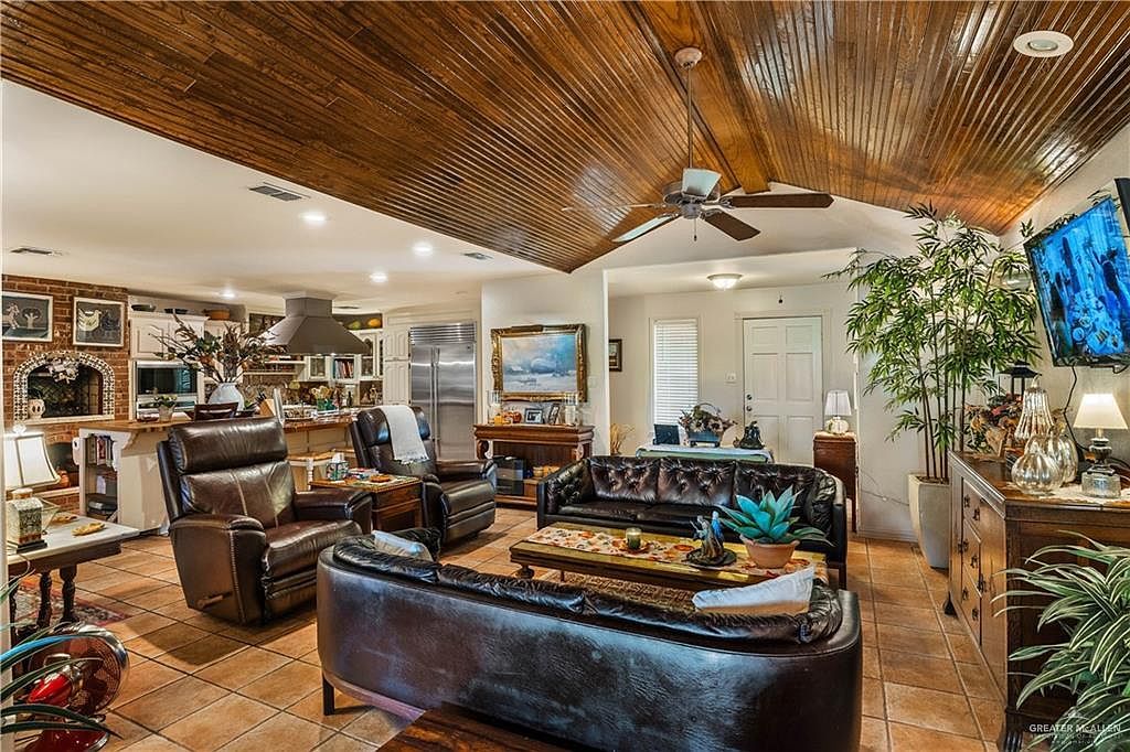 1911 Lion Lake Dr S Weslaco, TX 78596 - Thumbnail 5