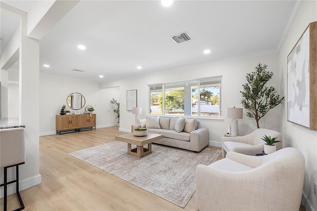 6850 7th St S Saint Petersburg, FL 33705 - Thumbnail 5