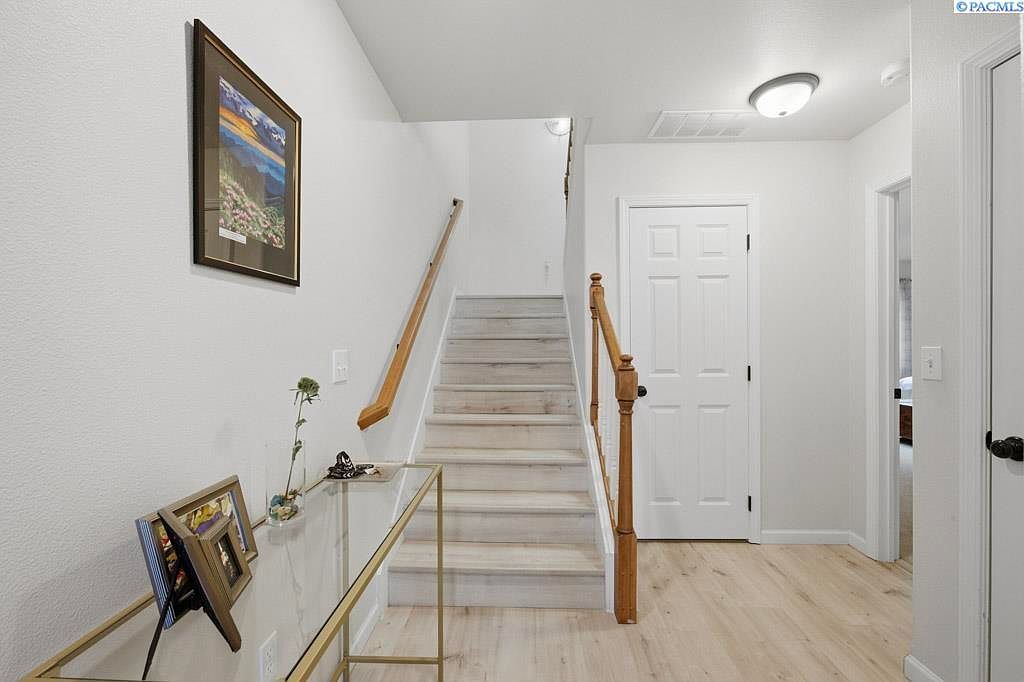 210 NW Terre View Dr APT E Pullman, WA 99163 - Thumbnail 5