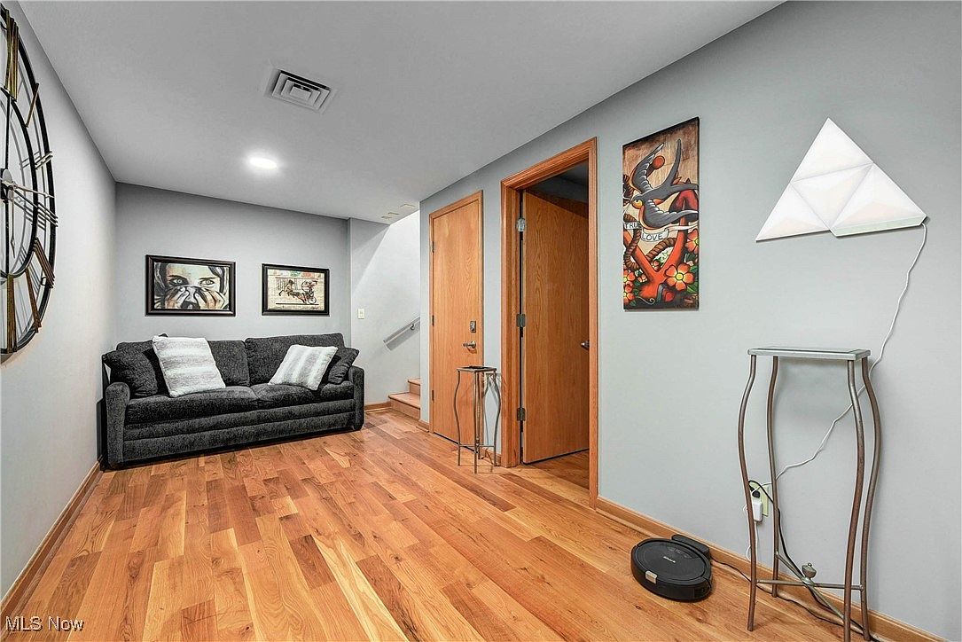 635 W Lakeside Ave APT 602 Cleveland, OH 44113 - Thumbnail 5