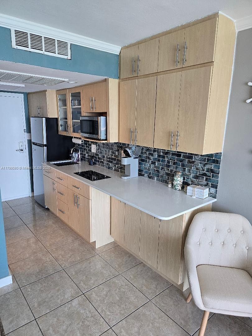 19201 Collins Ave #712 North Miami Beach, FL 33160 - Thumbnail 5