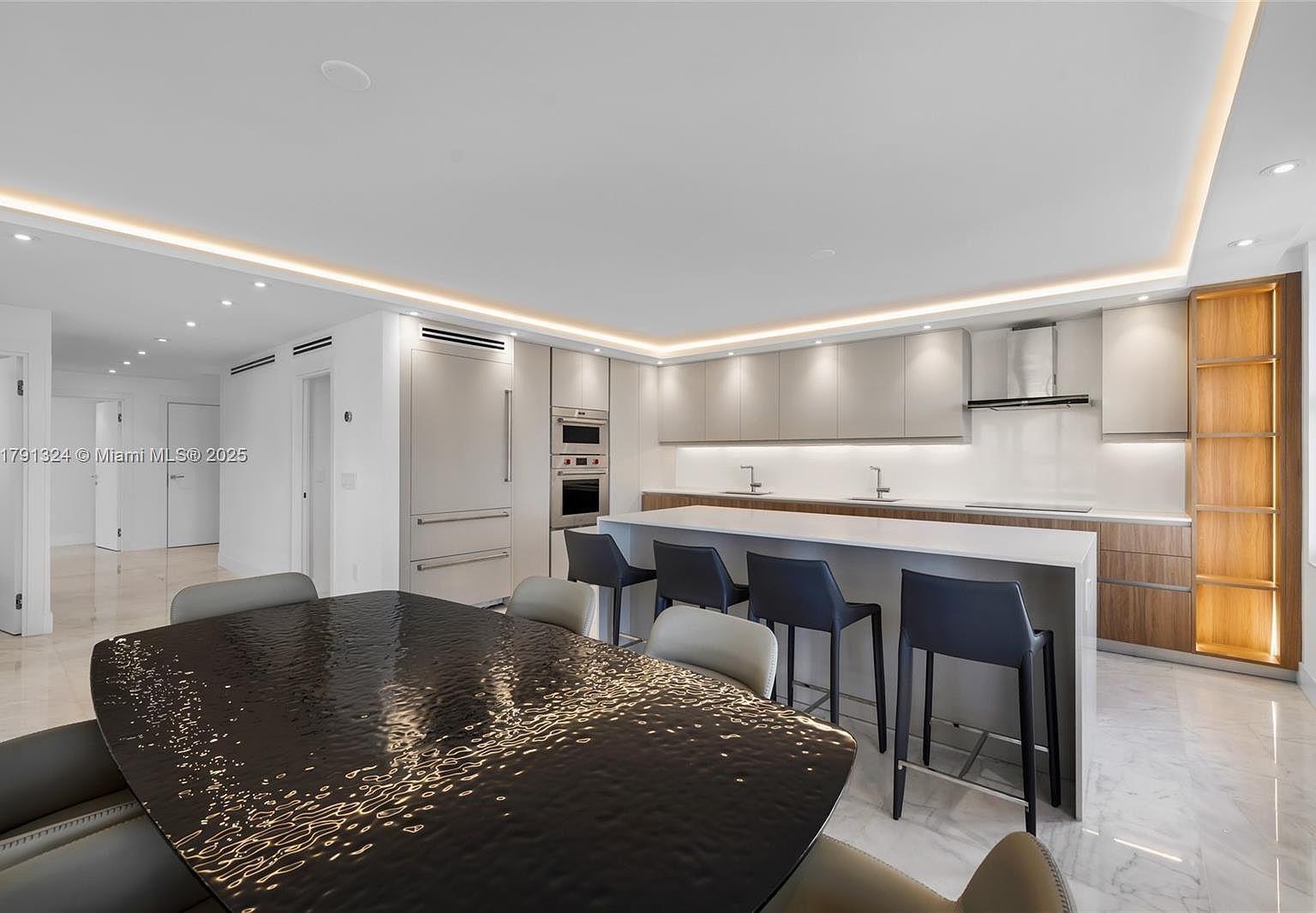 9801 Collins Ave APT 17R Bal Harbour, FL 33154 - Thumbnail 5