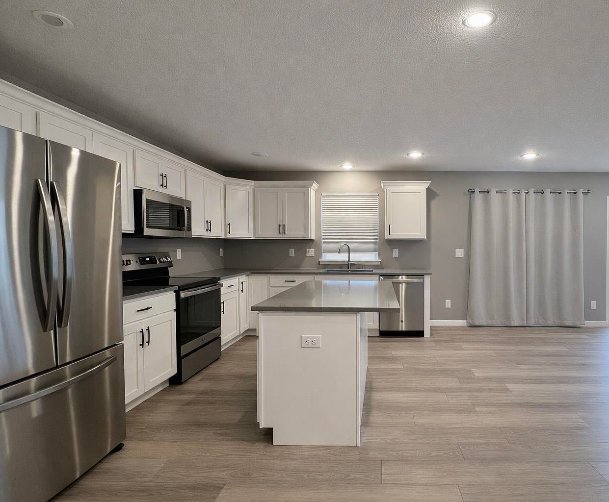 3365 Lincolnshire Rd Waterloo, IA 50701 - Thumbnail 5