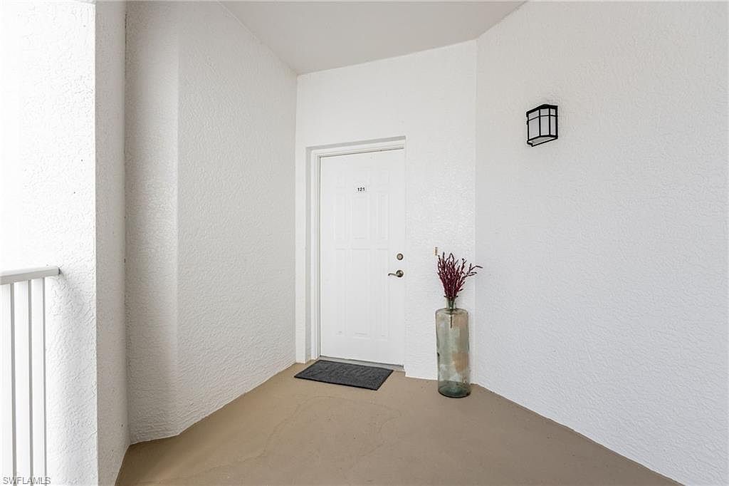 4650 Yacht Harbor Dr APT 121 Naples, FL 34112 - Thumbnail 5