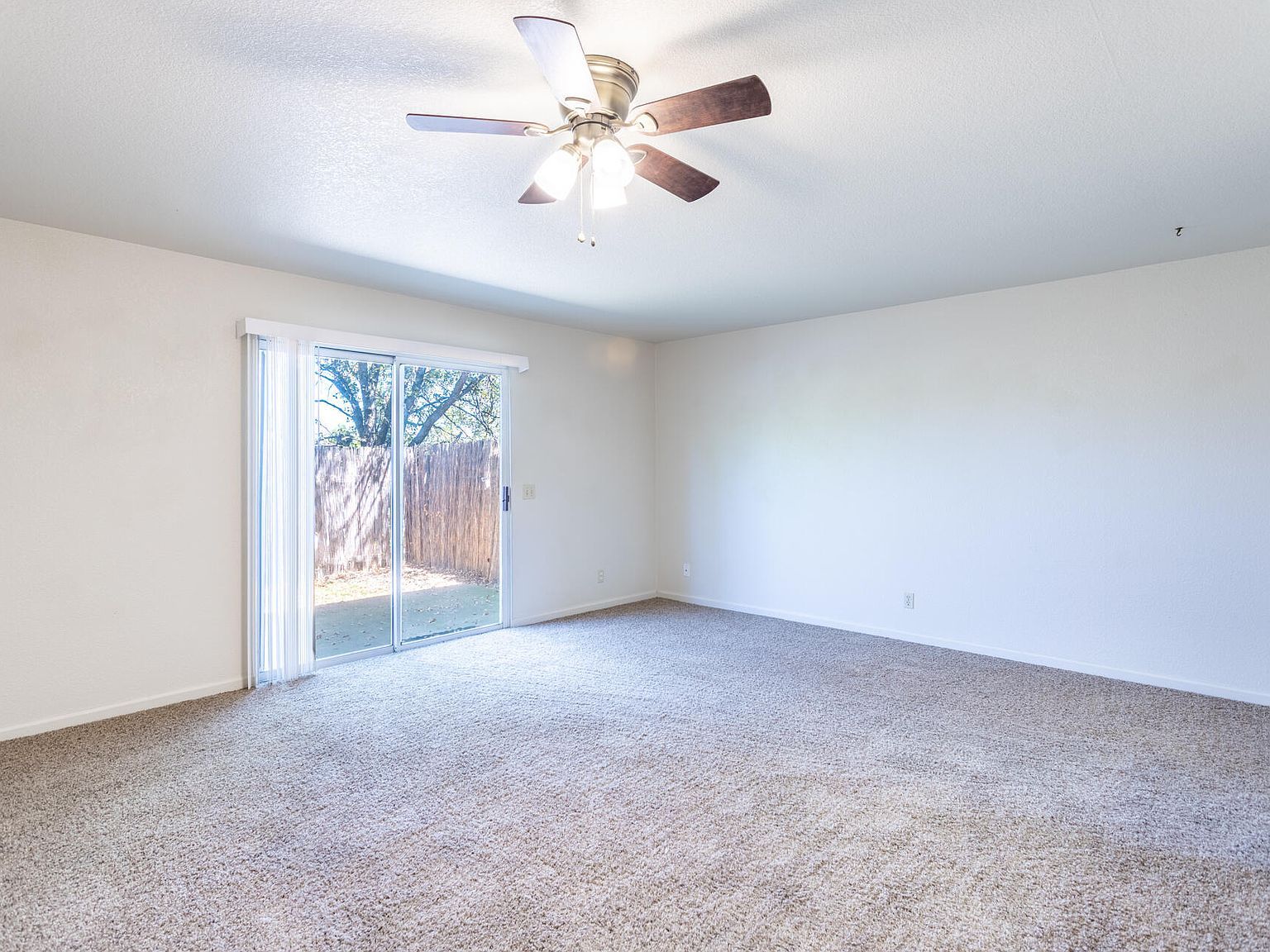 1088 Burton Dr Redding, CA 96003 - Thumbnail 5