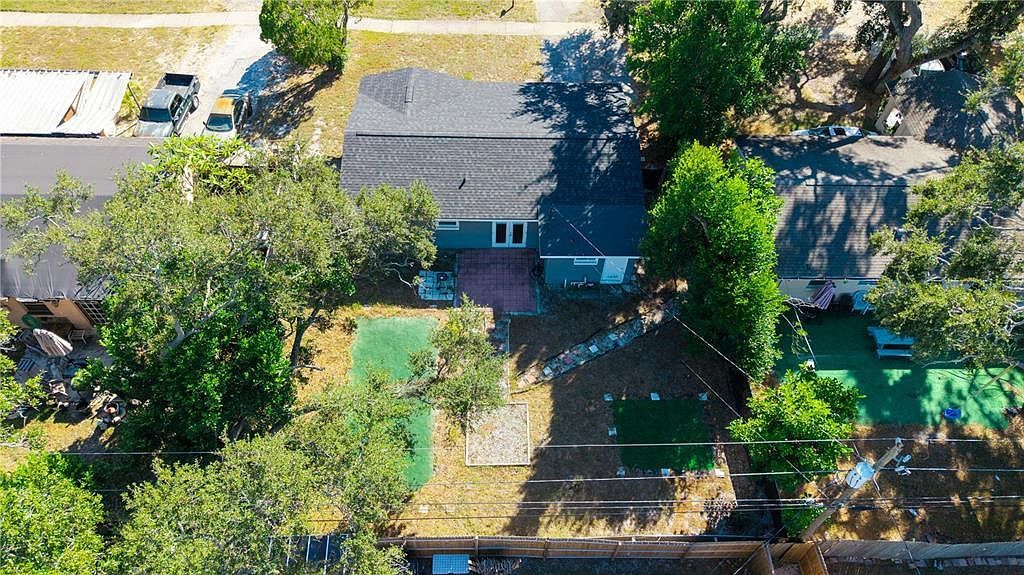 10931 110th Ave Seminole, FL 33778 - Thumbnail 5