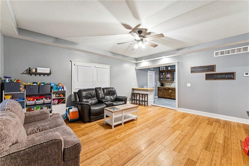 915 5th St Osawatomie, KS 66064 - Thumbnail 5