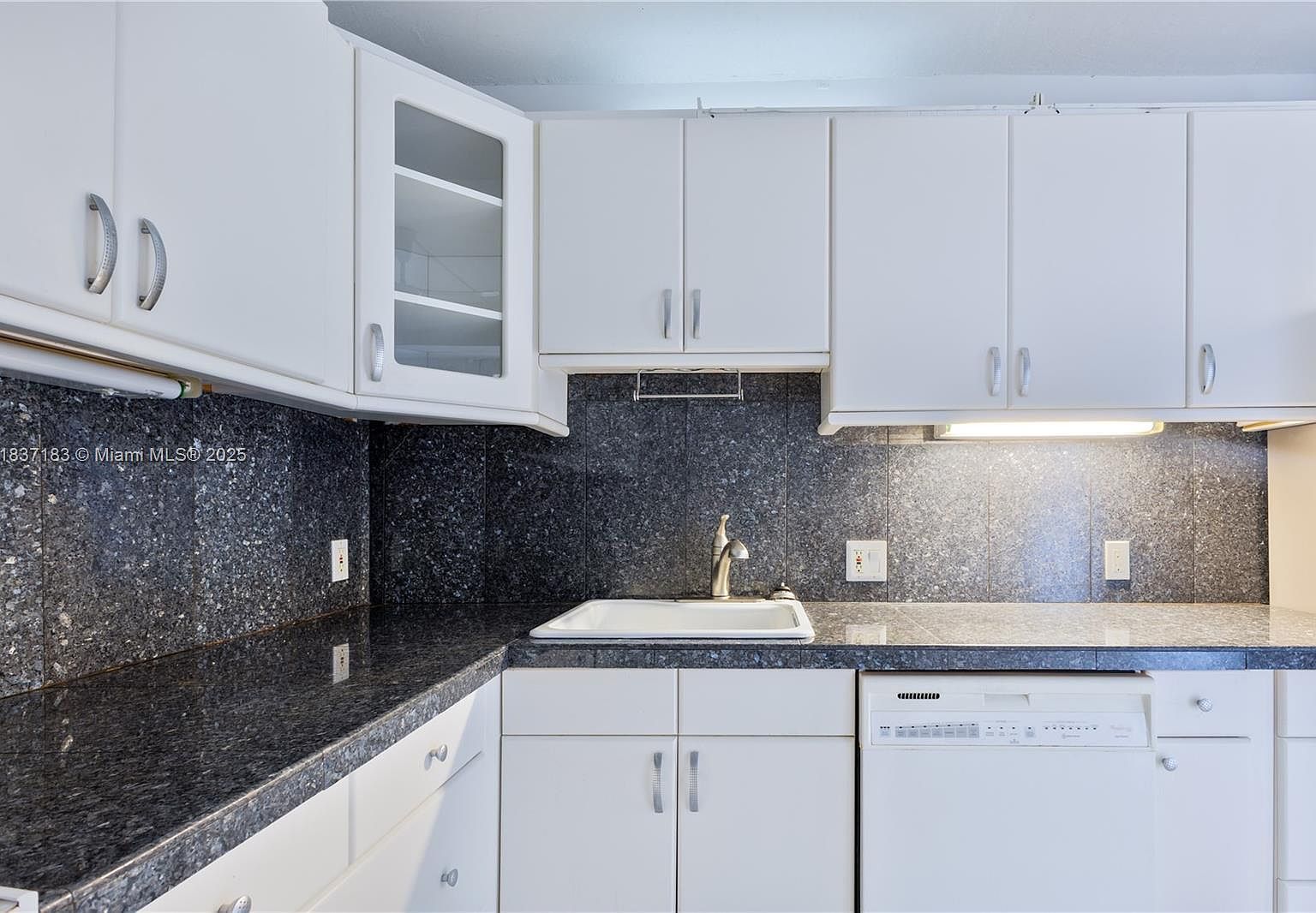 20379 W Country Club Dr APT 2636 Aventura, FL 33180 - Thumbnail 5