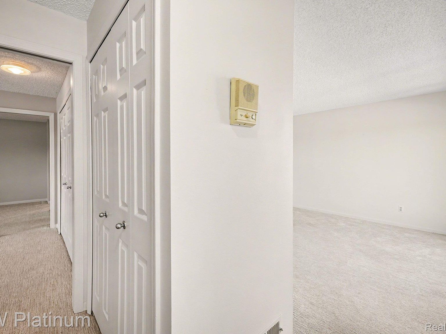 1034 Country Club Dr Saint Clair Shores, MI 48082 - Thumbnail 5