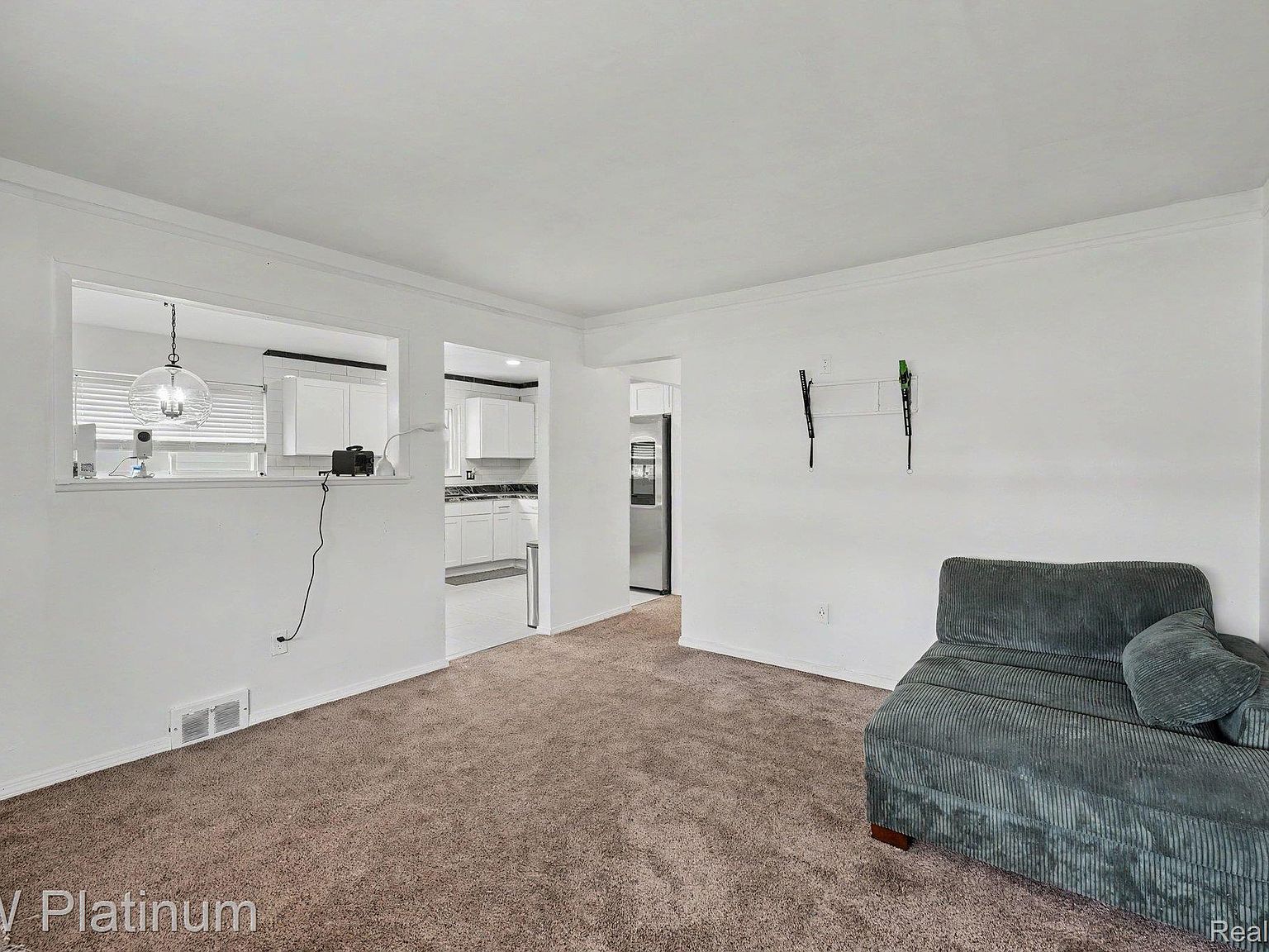32000 Saint Margaret St Saint Clair Shores, MI 48082 - Thumbnail 5