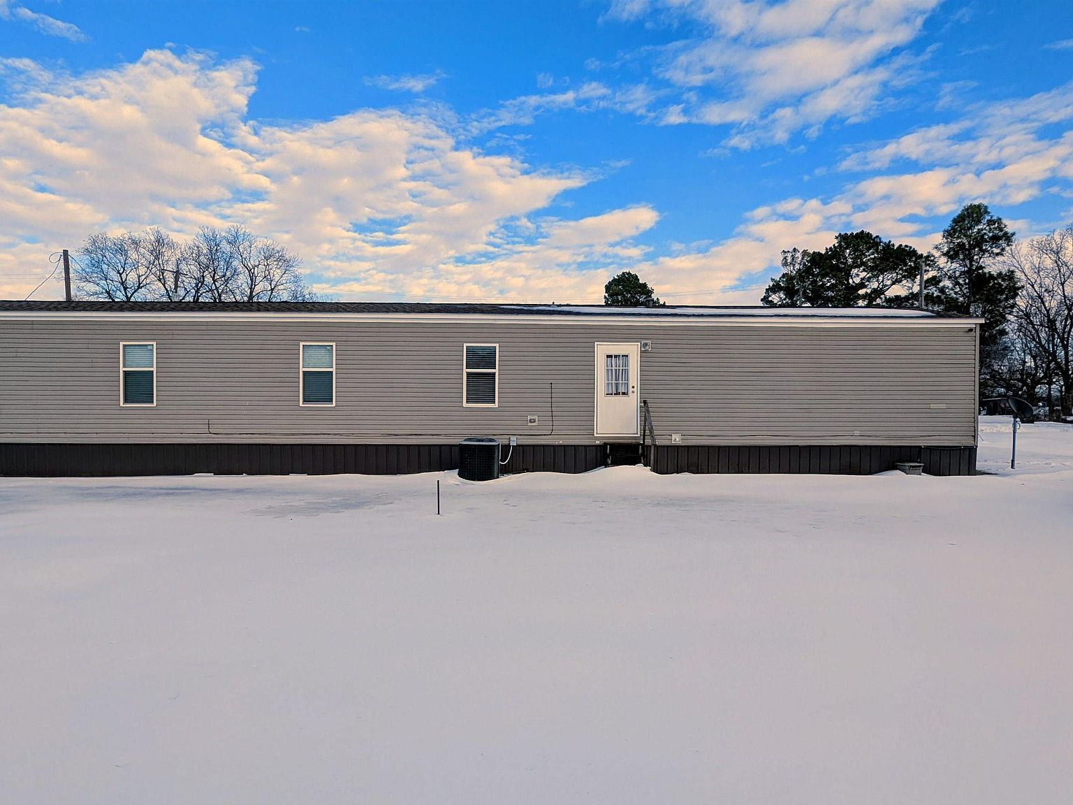 301 James St Swifton, AR 72471 - Thumbnail 5