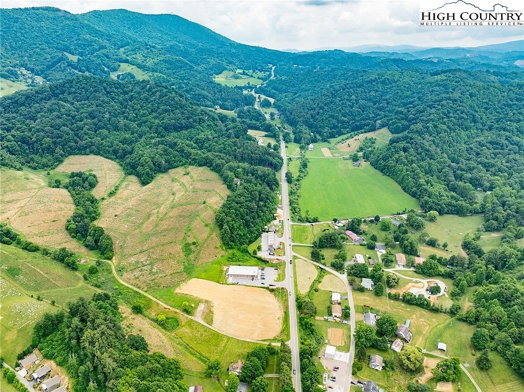 421 High Way Vilas, NC 28692 - Thumbnail 5