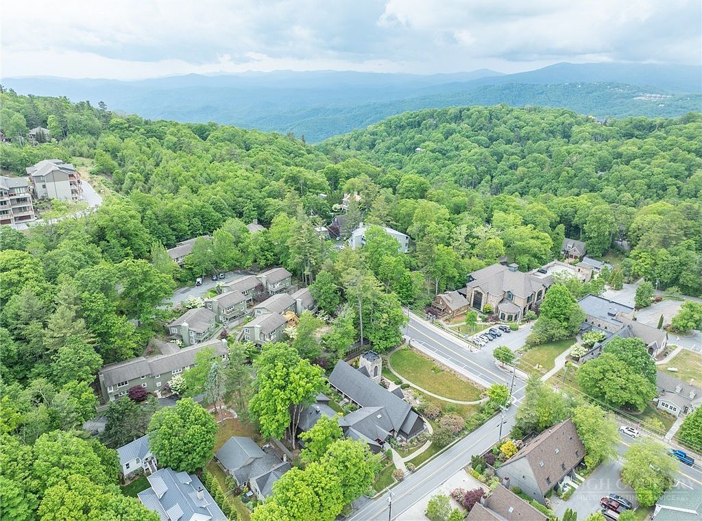 202 Village Grn Unit E1 Blowing Rock, NC 28605 - Thumbnail 5