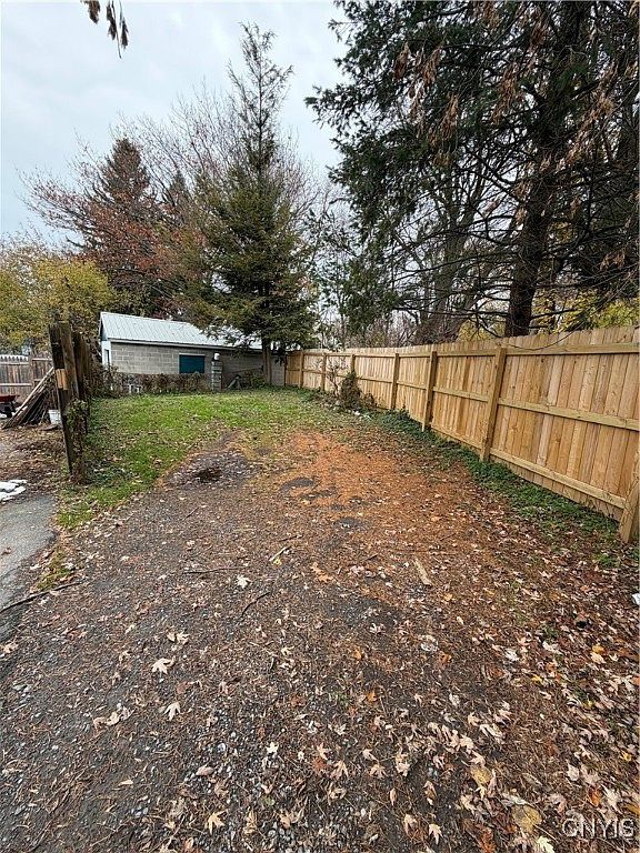 432 W Mullin St Watertown, NY 13601 - Thumbnail 5