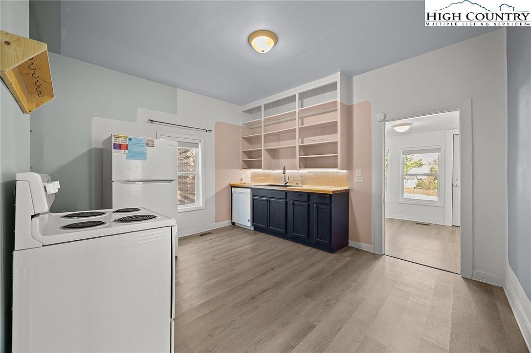 311 E Lebanon St Mount Airy, NC 27030 - Thumbnail 5