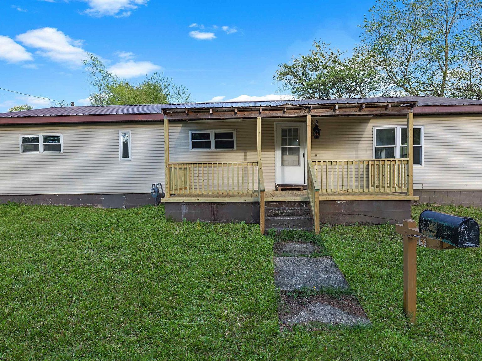 310 Sanders St Terra Alta, WV 26764 - Thumbnail 5