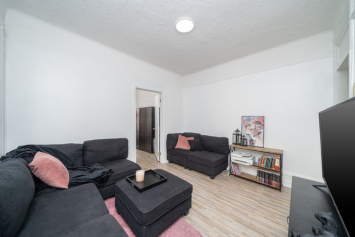 1989 Amsterdam Ave #61 New York, NY 10032 - Thumbnail 5