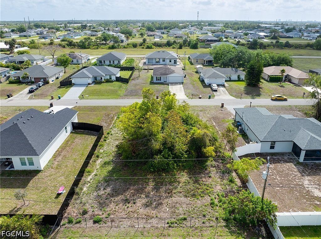 2616 NE 5th Ave Cape Coral, FL 33909 - Thumbnail 5