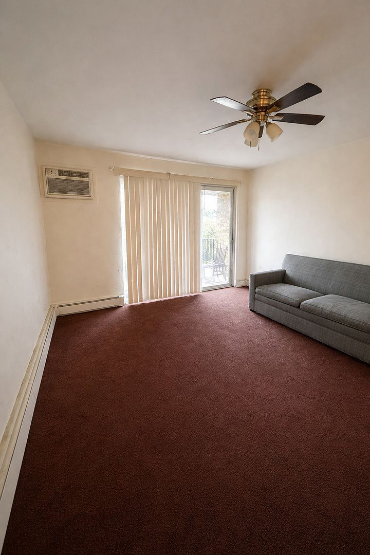 740 Hill Dr APT 303 Hoffman Estates, IL 60169 - Thumbnail 5