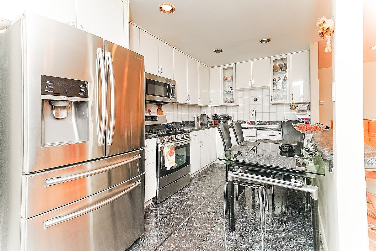 2266 E 60th Pl Brooklyn, NY 11234 - Thumbnail 5