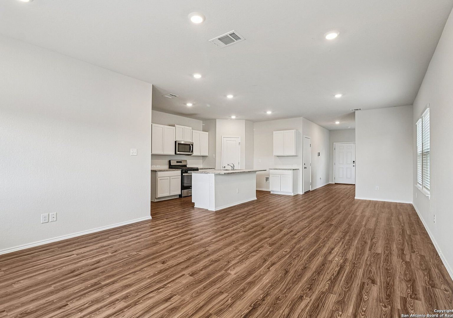 4006 Bay Leaf Loop Von Ormy, TX 78073 - Thumbnail 5