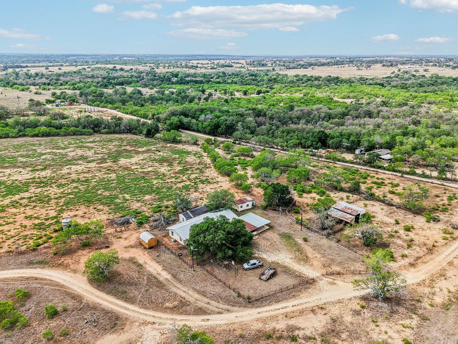 3200 Cattlemens Row Lockhart, TX 78644 - Thumbnail 5