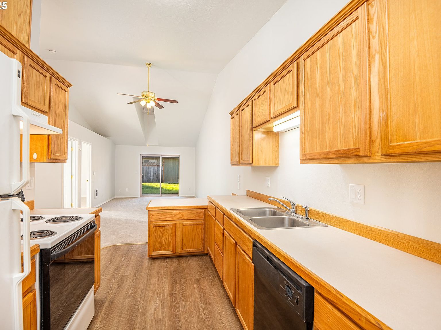 957 E Benjamin Ave Cottage Grove, OR 97424 - Thumbnail 5