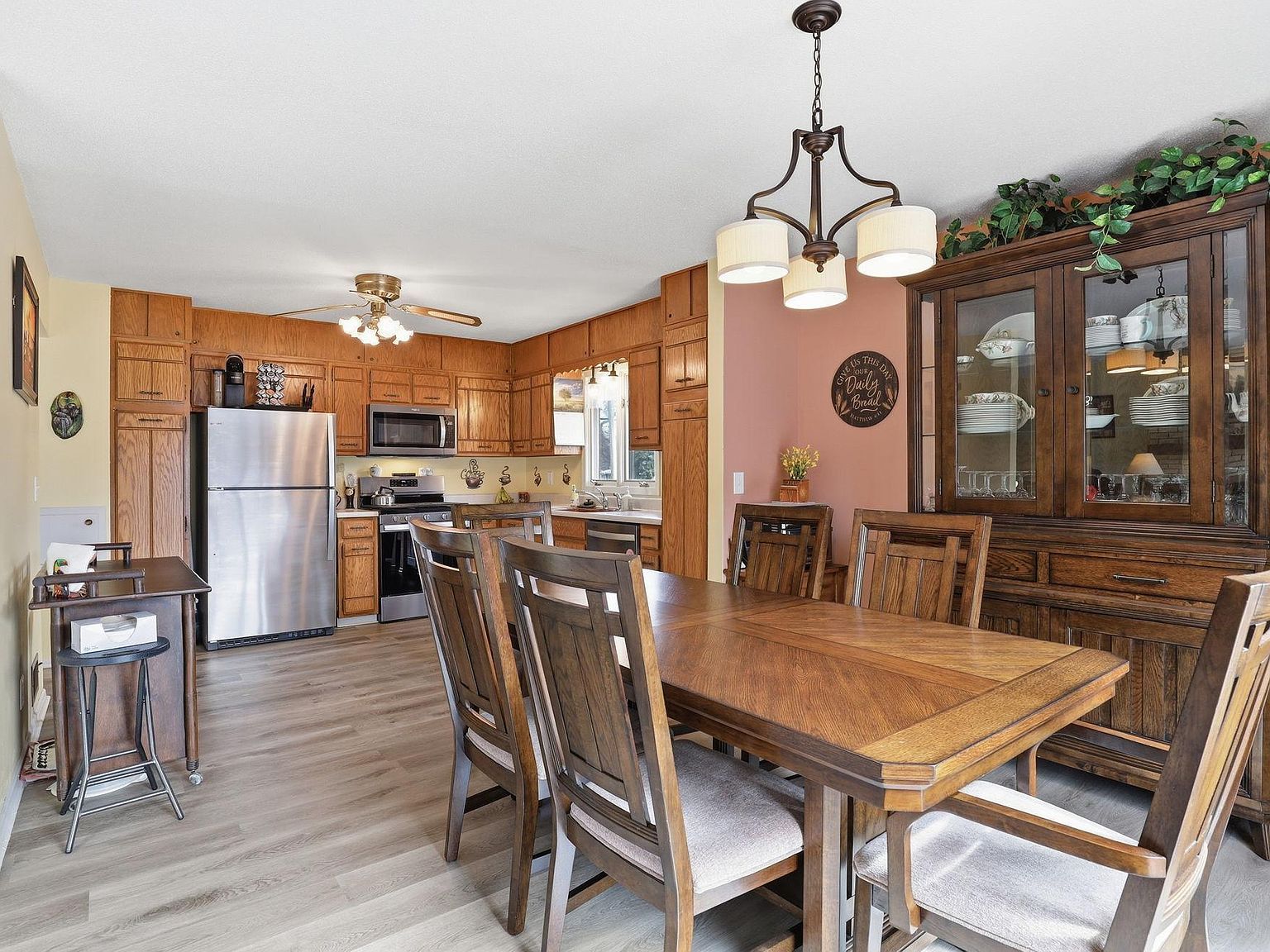 3604 33rd Ave NE Saint Anthony, MN 55418 - Thumbnail 5