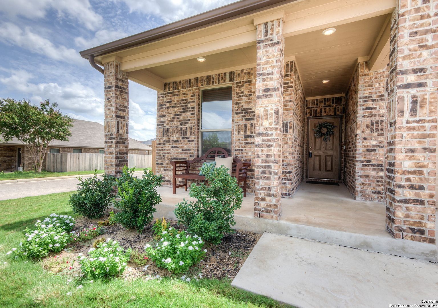 1402 Blue Jay Ct San Antonio, TX 78245 - Thumbnail 5