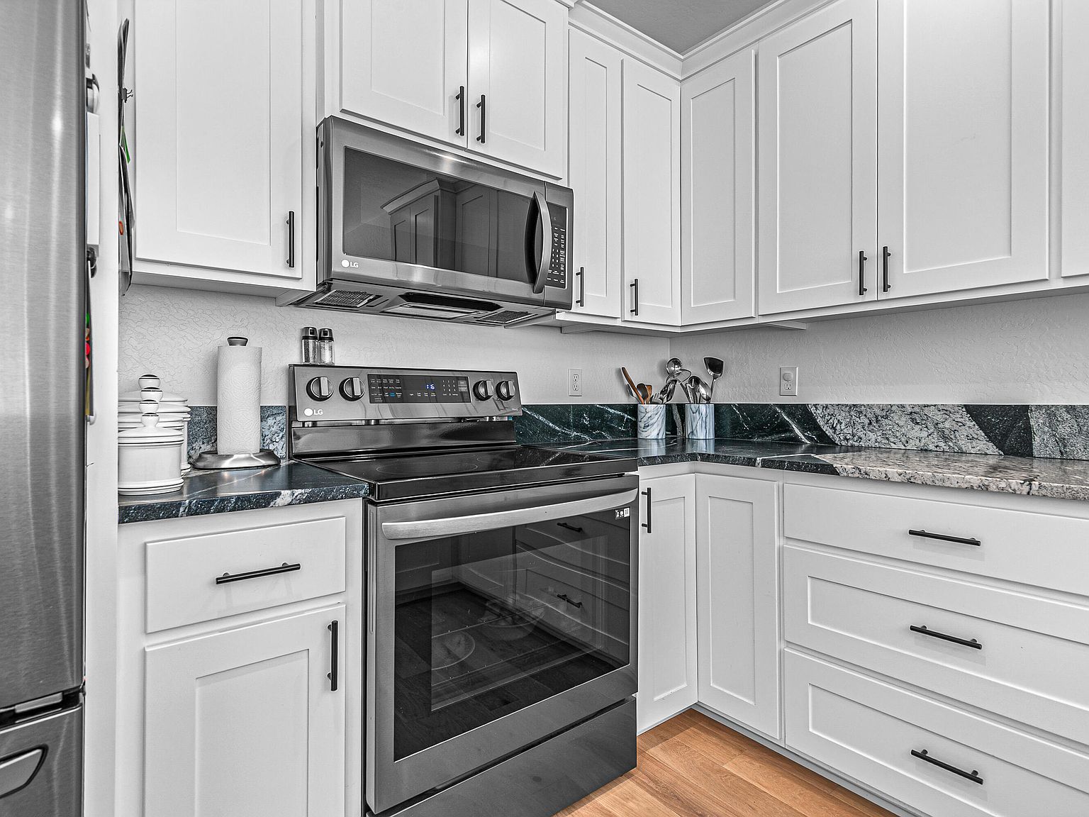 303 Everett Way Talent, OR 97540 - Thumbnail 5