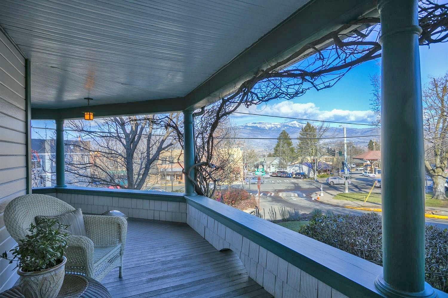 19 Gresham St Ashland, OR 97520 - Thumbnail 5