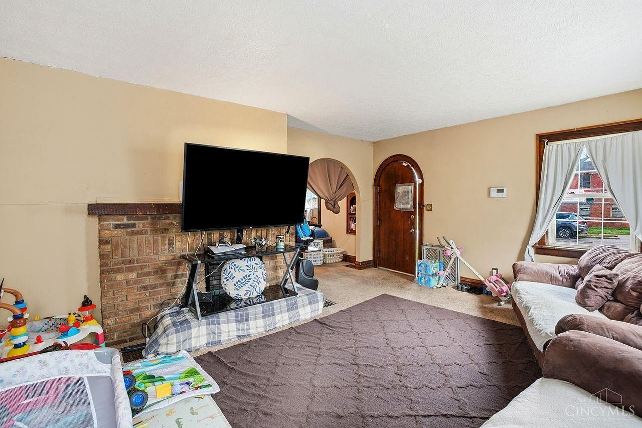 2715 W North Bend Rd Cincinnati, OH 45239 - Thumbnail 5