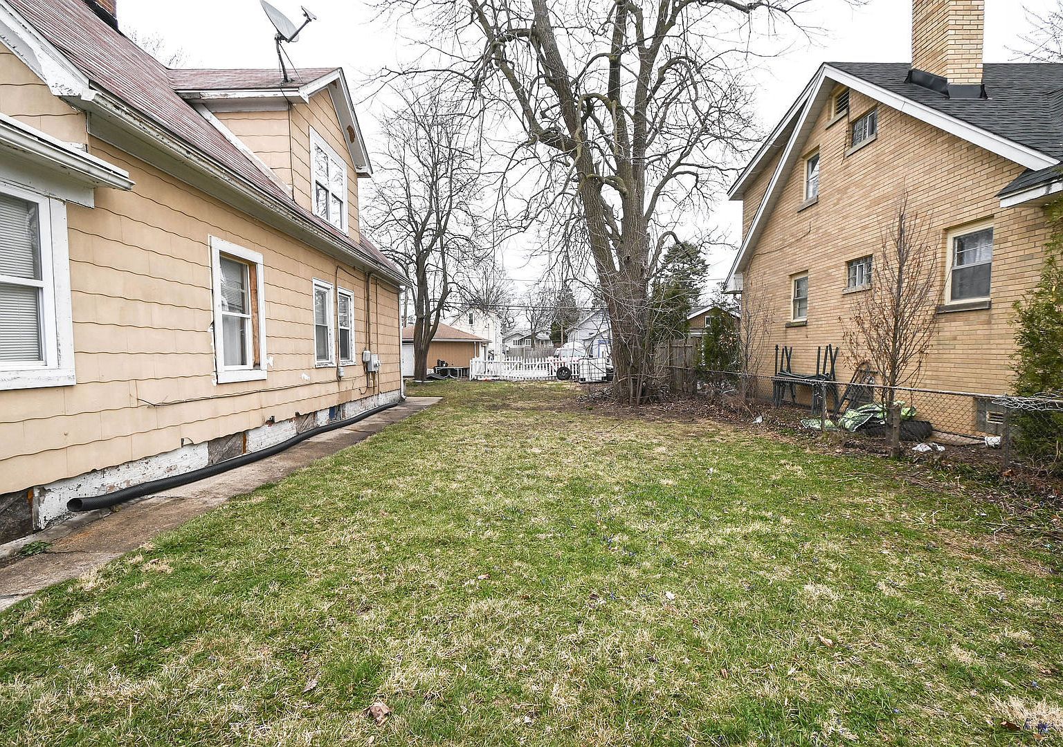 1423 Victoria Ave North Chicago, IL 60064 - Thumbnail 5