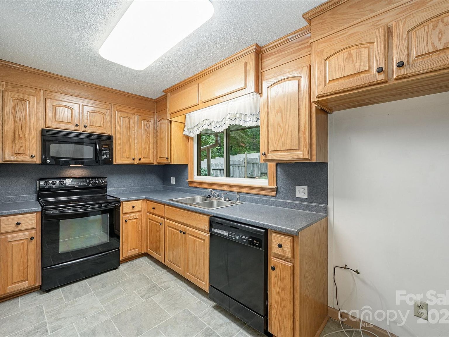 1014 E Meadow Dr Lancaster, SC 29720 - Thumbnail 5