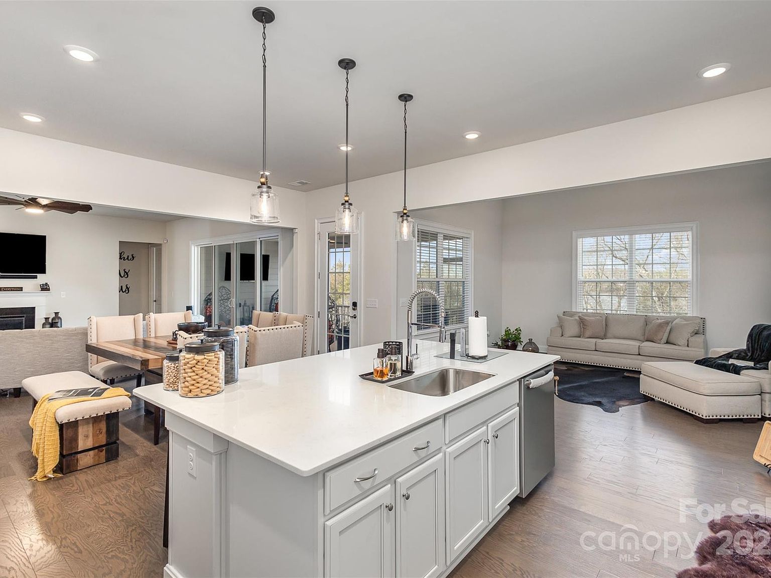 1369 Dali Blvd Mount Holly, NC 28120 - Thumbnail 5