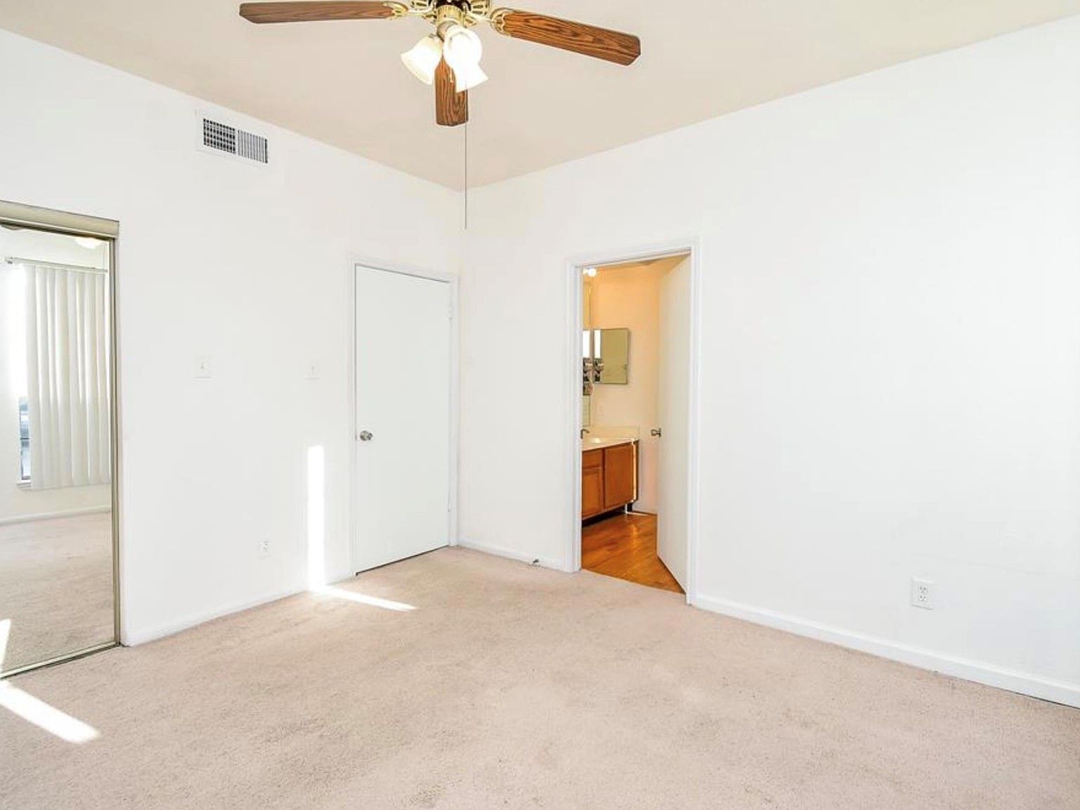 2121 El Paseo St APT 1807 Houston, TX 77054 - Thumbnail 5