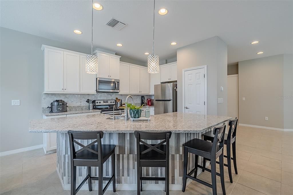 4730 Wandering Way Zephyrhills, FL 33544 - Thumbnail 5