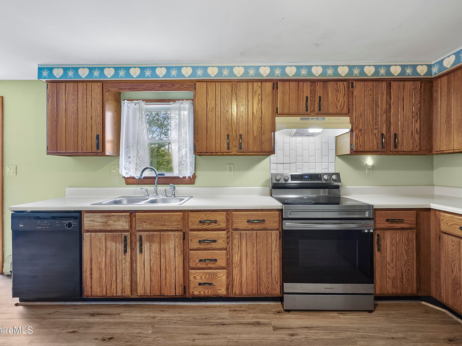 8 Samson Ave Pittsfield, MA 01201 - Thumbnail 5